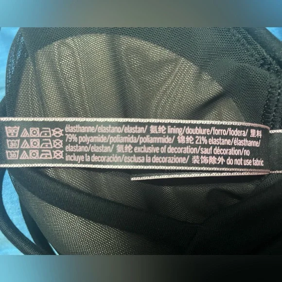 Victoria's Secret Black Strappy Sports Bra - Picture 6 of 7